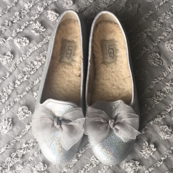 UGG Other - Girls UGG sparkly ballet flats with bow sz 3